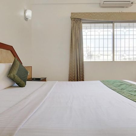 Treebo Trend President Suites Bangalore Eksteriør billede