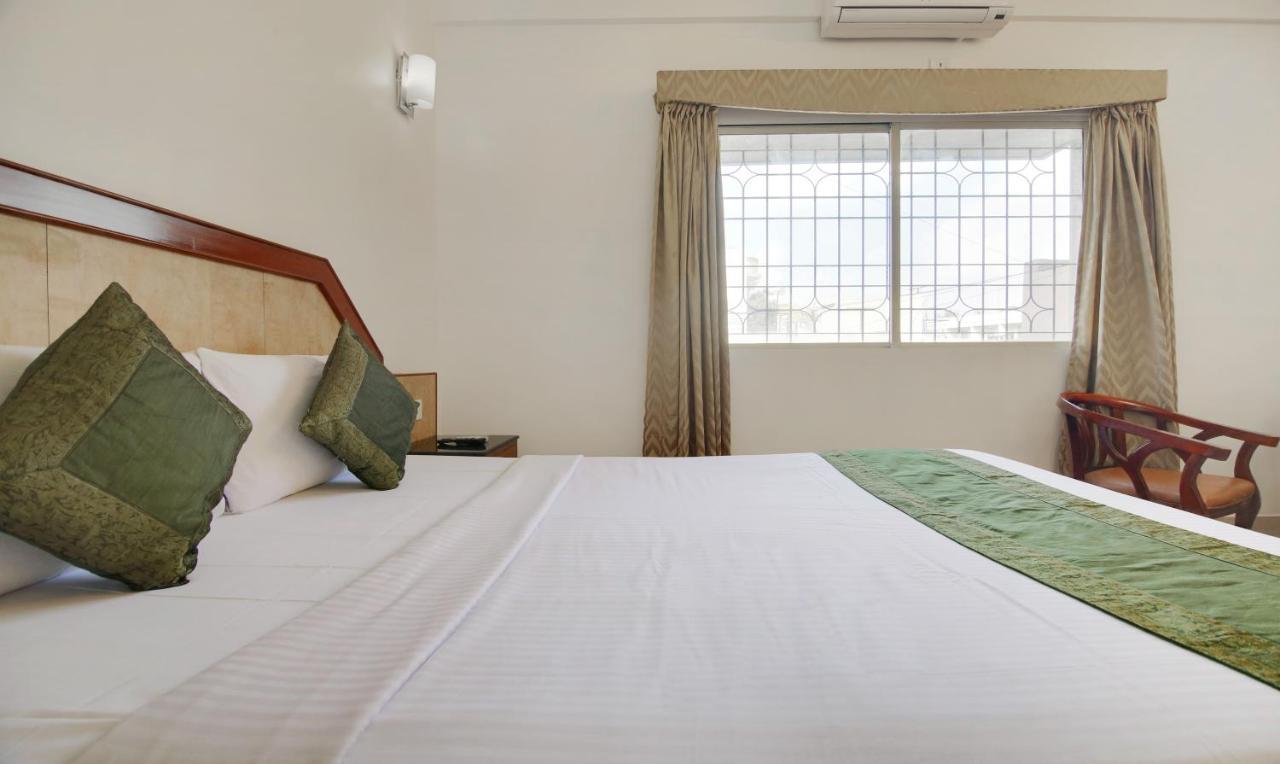 Treebo Trend President Suites Bangalore Eksteriør billede